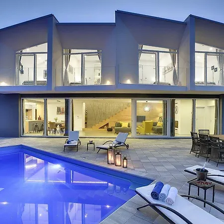 Yania Holiday home *