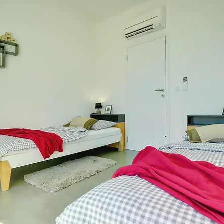 Yania Holiday home Liznjan